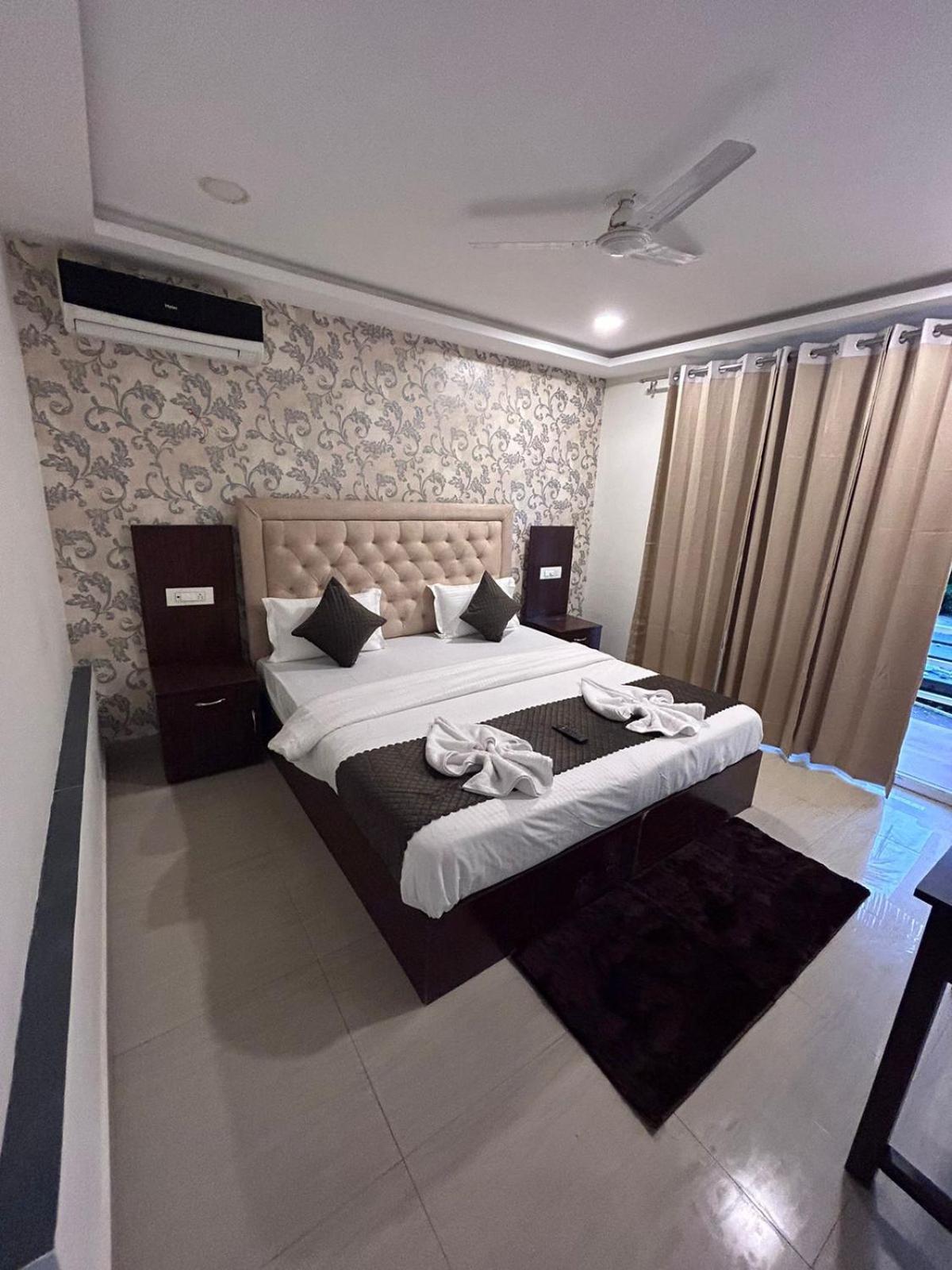 Arabian Sea Beach Resort Morjim Buitenkant foto