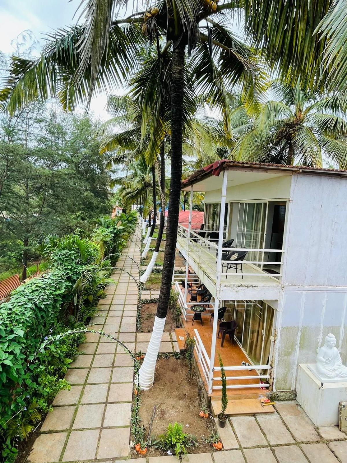 Arabian Sea Beach Resort Morjim Buitenkant foto